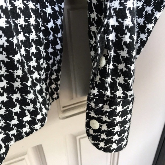 Chaps Blouse SzXL Lt Weight Black/White Houndstooth Collar Cuffs Pre-Owned - Picture 5 of 8
